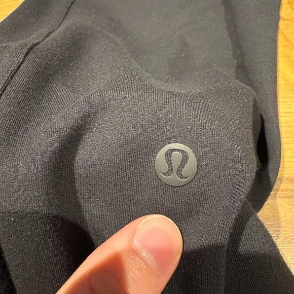 Lululemon Twisted & Tucked Pant 25" Black Size 4 - Picture 7 of 9